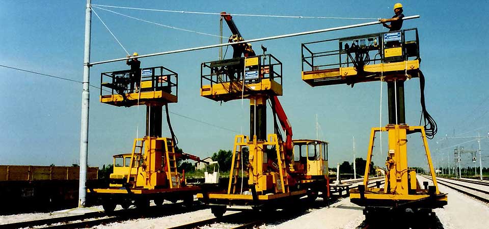 Villa Vicentina (UD), 1986 - Laying of cantilevers on three tracks
